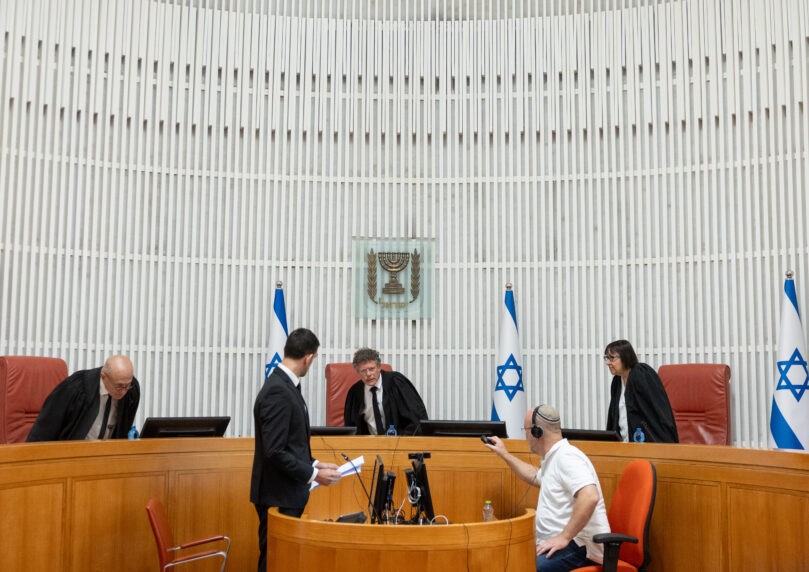 ויכוח משפטי נוקב: האם השופט יצחק מהנדס את בג"ץ לפי דעות?
