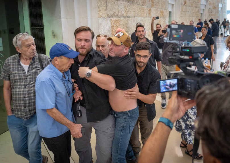 אלימות כלפי משפחות שכולות: על מה באמת מעידים המראות בבג"ץ?