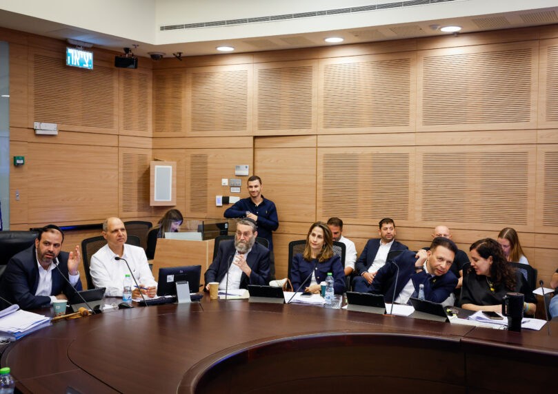 עקב טענות להמרת דת: עמותה הוצאה מרשימת ההקלות בוועדת הכספים