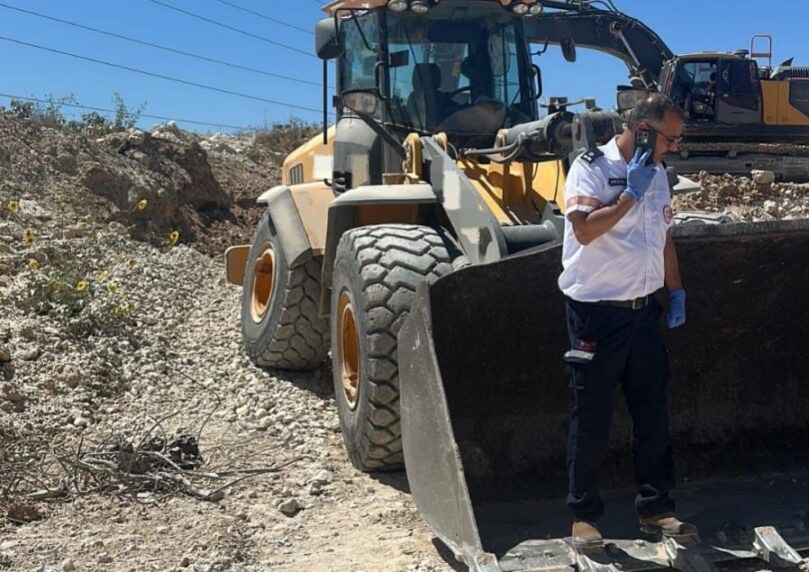 טרגדיה: פועל כבן 35 נהרג מפגיעת טרקטור סמוך לעתלית