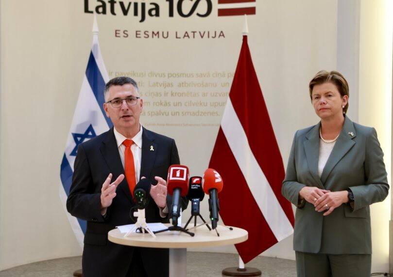 גדעון סער: "אנו רציניים ברצוננו להגיע לעסקה ולהפסקת אש״