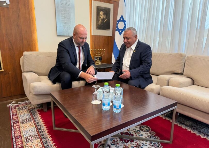 סוף הפרק: איזנקוט עזב את הכנסת באופן רשמי