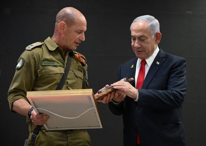 כבוד ללוחמים בשטח: רה"מ ביקר בבסיס פיקוד העורף