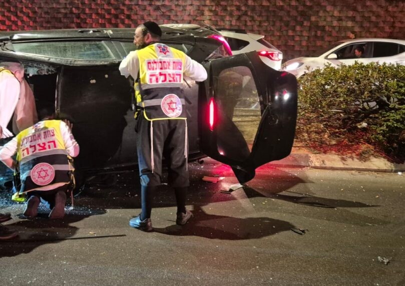 גבר בן 54 נפצע באורח בינוני בהתהפכות רכב בגבעתיים