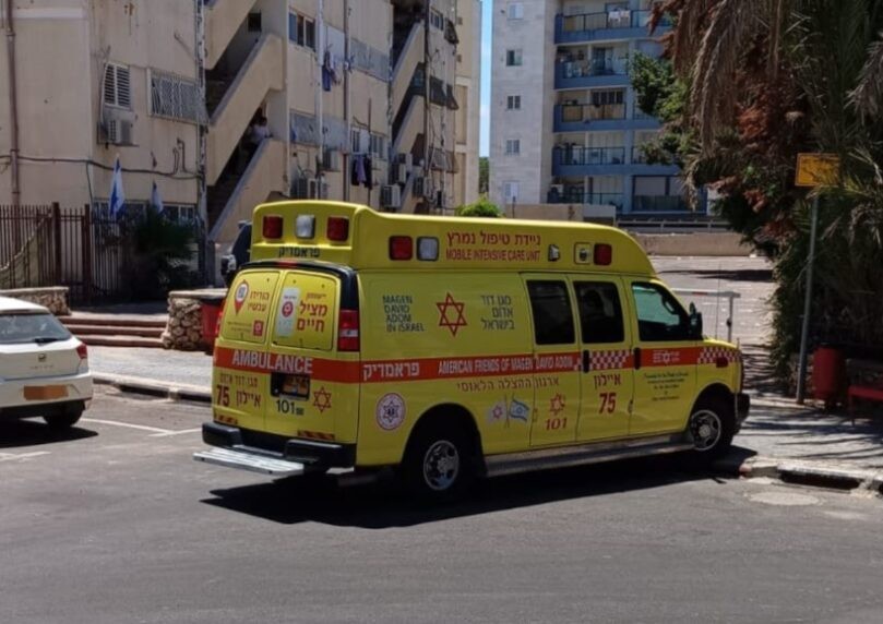 גבר כבן 57 התחשמל במהלך עבודות בגינת ביתו, מותו נקבע במקום