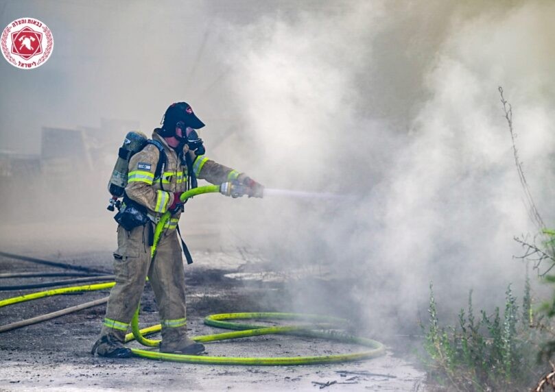 לאחר שעות של לחימה בלהבות: השריפה סמוך לכביש 44 נבלמה
