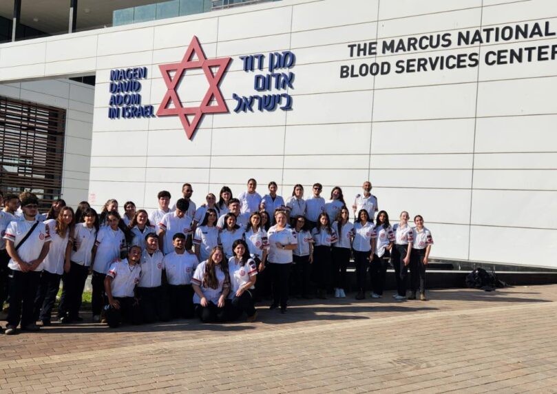 לראשונה בישראל: 77 תלמידי תיכון סיימו בגרות ברפואת חירום