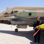 שר הביטחון במסר לחמינאי: "ידנו הארוכה תגיע שוב לטהרן"