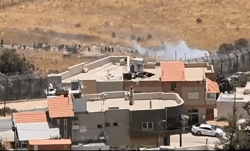 מהומות בגבול סוריה: צה"ל מתגבר כוחות סמוך למג'דל שמס