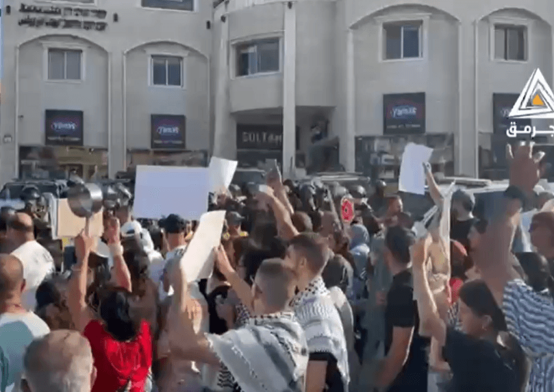 "בדם נפדה אותך עזה": אלפי ערבים-ישראלים מפגינים בסחנין