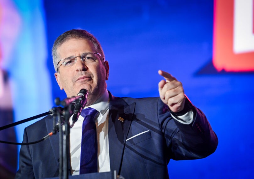 השר קיש מגיב לראשונה לפרובוקציה מול ביתו: "הפרקליטות אשמה"