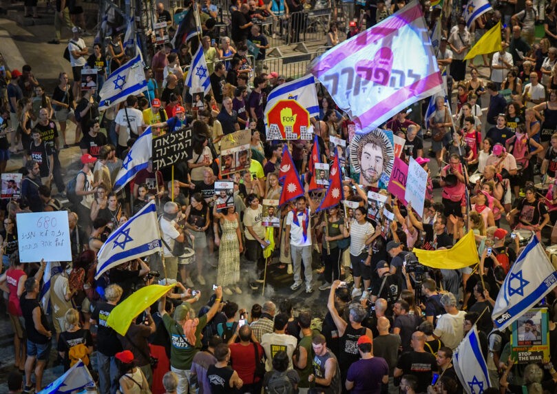 "הלוואי שהבן שלך ייחטף": קצין יצא נגד המחאות - והותקף בשמאל