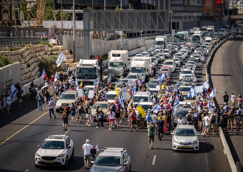 בשל ההפגנות - כבישים רבים חסומים לתנועה | תמונת המצב בדרכים