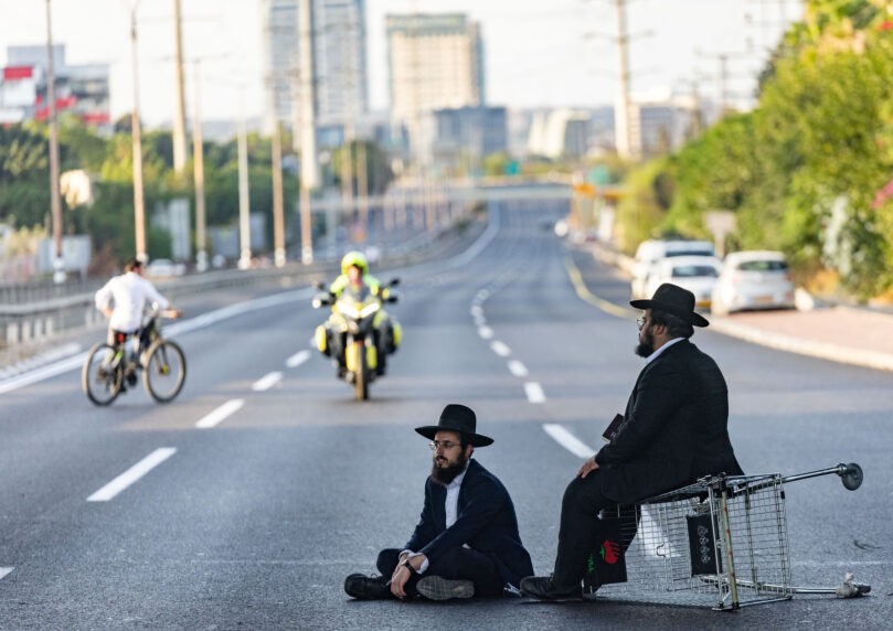 לאחר פיזור ההפגנה: ציר ז'בוטינסקי בבני ברק נפתח לתנועה