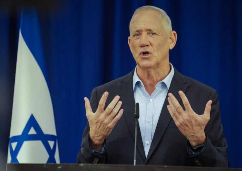 לקמפיין הסיסמאות של גנץ מטרה אחת - לפרק את הימין