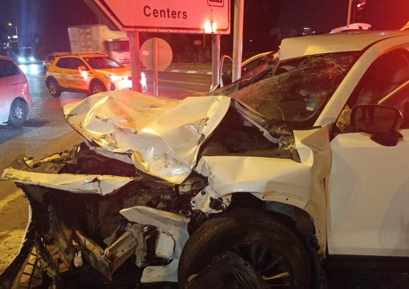 נהג רכב נפצע באורח בינוני עד קשה בתאונה בכביש 44