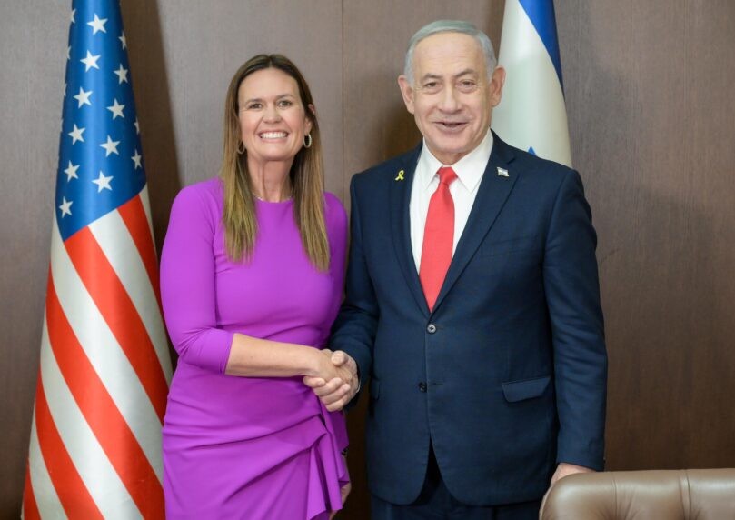לאחר ביקורה בשומרון: רה"מ נתניהו נפגש עם מושלת ארקנסו
