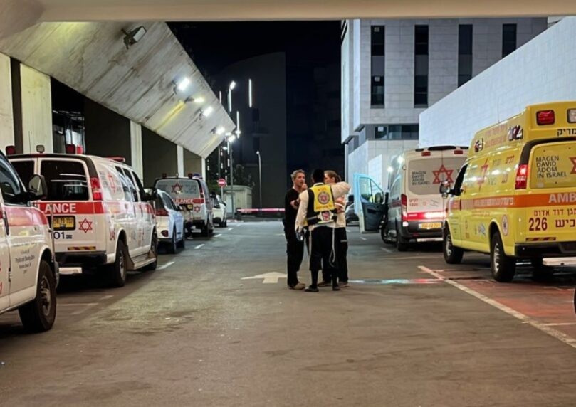 רימון רסס הושלך לעבר ביתו של עבריין מוכר, ארבע צעירות נפצעו