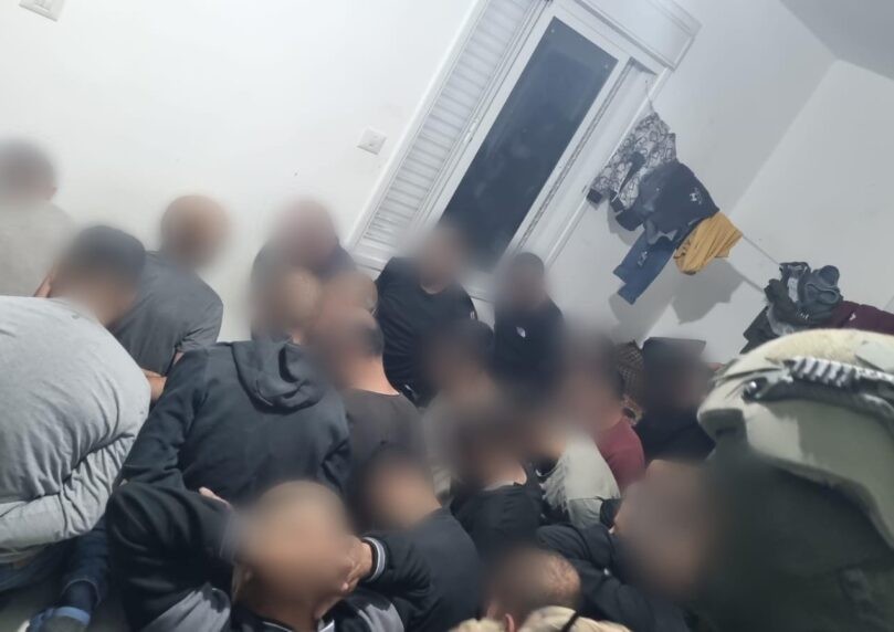 כולם בדירה אחת: עשרות שב"חים נעצרו בירושלים