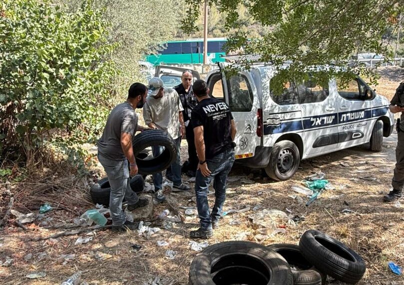 ניסיון הצתה ליד שער הגיא: מצבור צמיגים וחומרי דליקה נחשפו