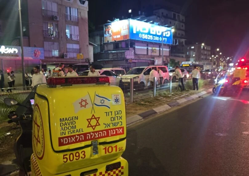 תאונה קשה בבני ברק, פצוע באורח אנוש בשנות ה-50 לחייו בזירה