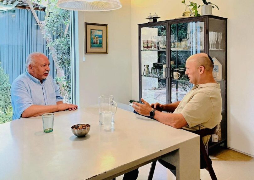 בנט וליברמן נפגשו כדי לדון בדרכים להחלפת הממשלה