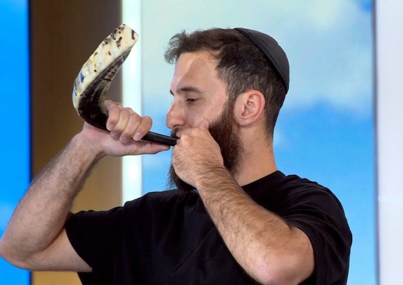 לכבוד חודש אלול: תקיעת השופר בשידור חי שריגשה את הפאנל