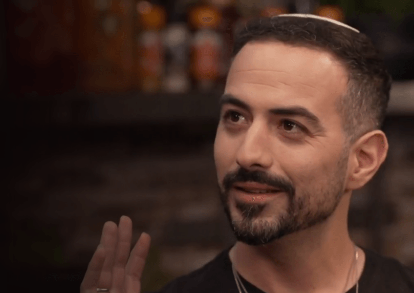 "ממנה למדתי הכול": חננאל אוחנה חושף את סיפורו האישי והמרגש