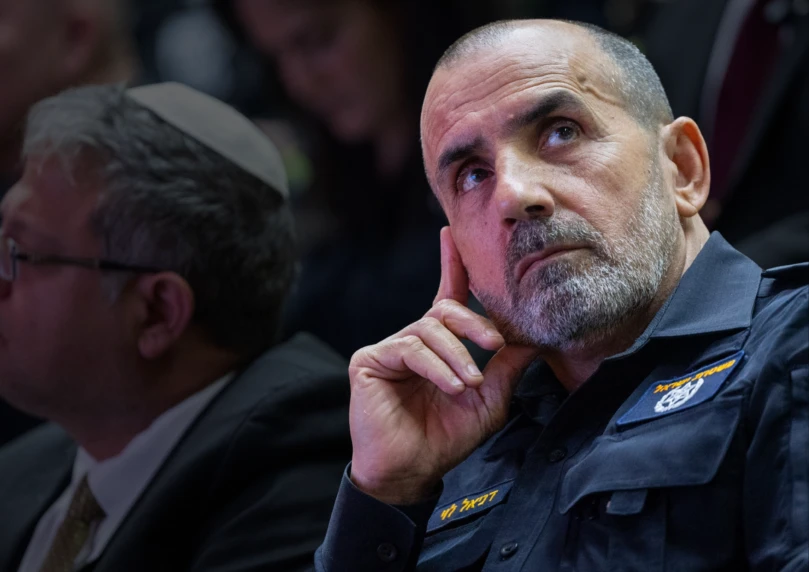 איפה המפכ"ל? עו"ד בישראל מסית לאלימות נגד הממשלה בגלוי