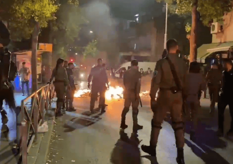 מאות השתתפו בהפגנה אלימה של הזרם הירושלמי ברחוב שטראוס