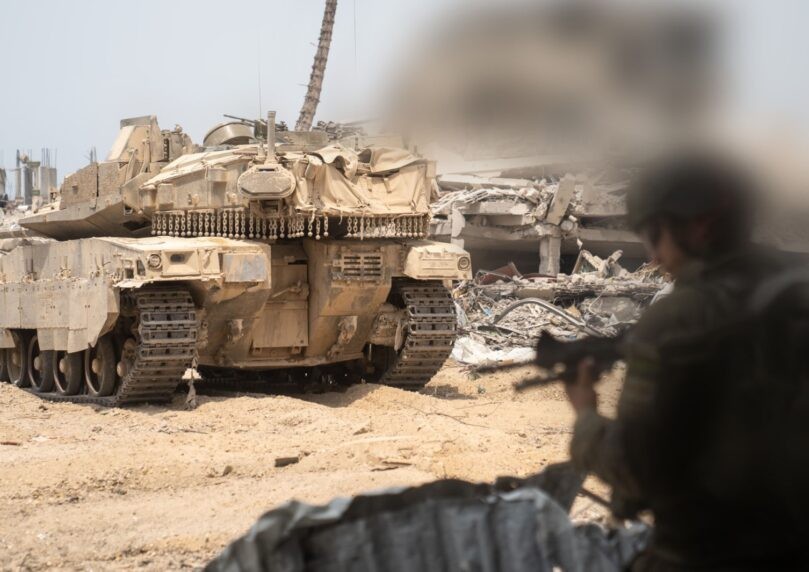 הלחימה ברצועה: 10 לוחמים נפצעו בהתהפכות האמר בפאתי העיר עזה