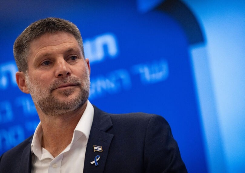 חיזוק היחסים: סמוטריץ' טס להודו למשלחת כלכלית-מדינית