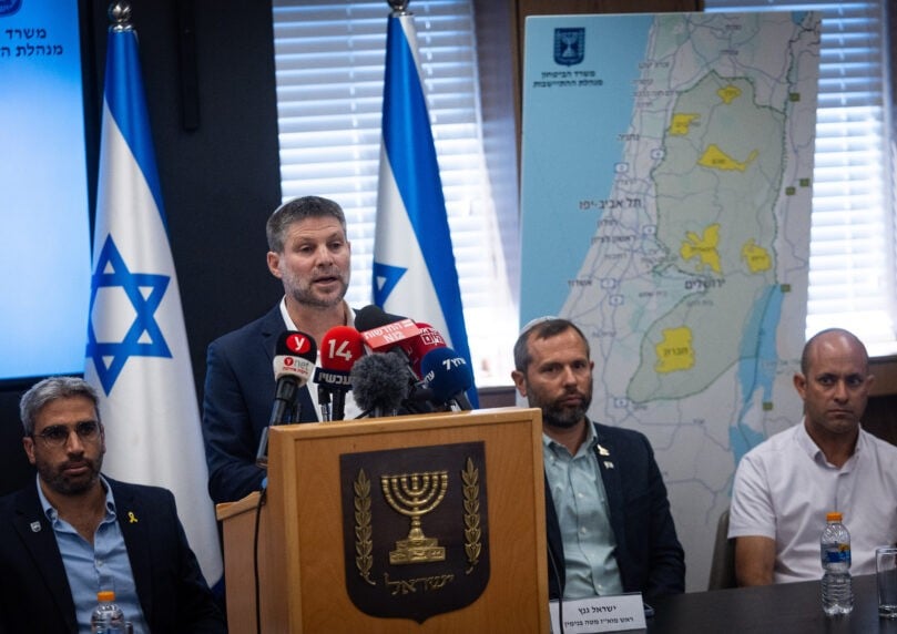 תוכנית הריבונות של סמוטריץ' נחשפת: סיפוח 82% מהשטח ביו"ש