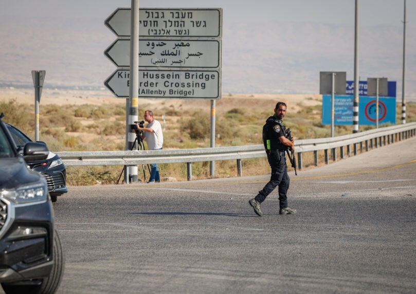 מעבר אלנבי ייפתח מחר מחדש - לתנועת נוסעים בלבד