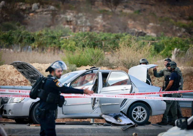 פיגוע דריסה בכביש המנהרות: נער בן 15 נפצע קשה, המחבל חוסל