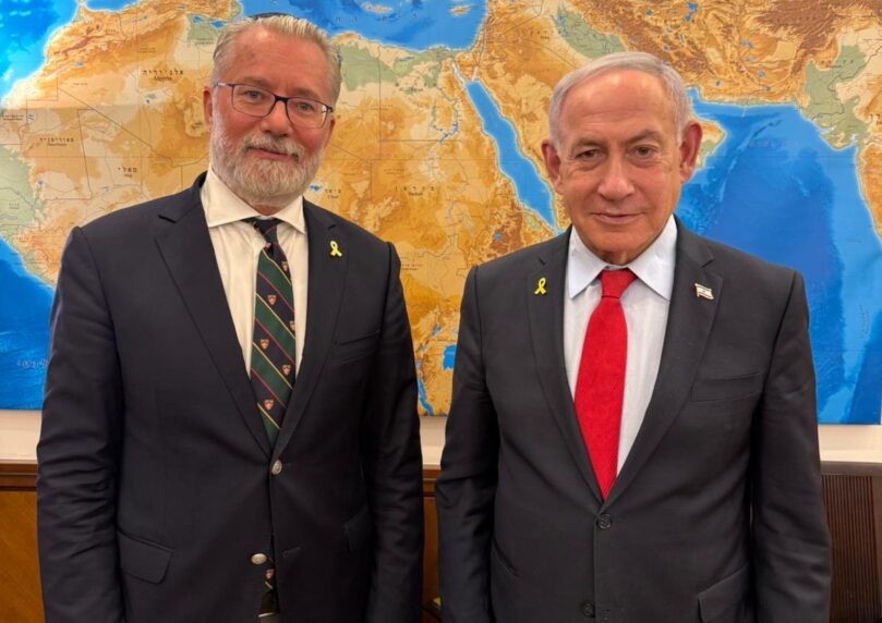 רה"מ נתניהו נפגש עם נשיא הארגון ההונגרי למאבק באנטישמיות