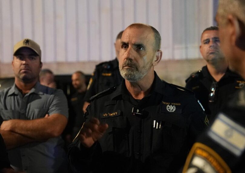 החלה הפגישה בין המפכ"ל לראש אח"מ בפרשת הפצ"רית