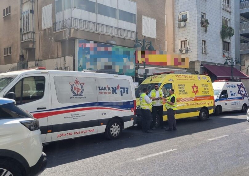 רופא בן 63 אותר ללא רוח חיים במרפאה ברמת גן