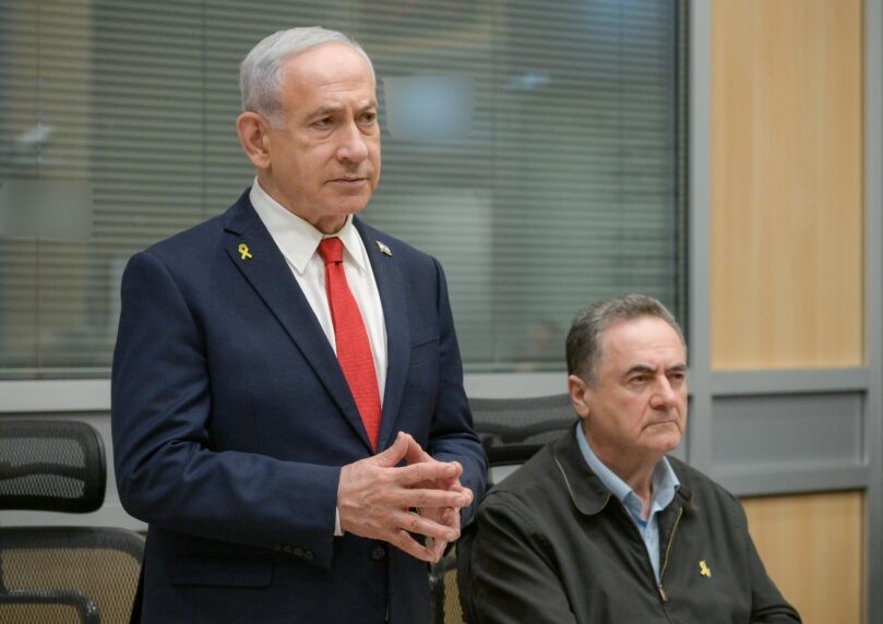 הדיונים החשאיים, ותרגילי ההטעיה: הפרטים מאחורי היציאה למבצע