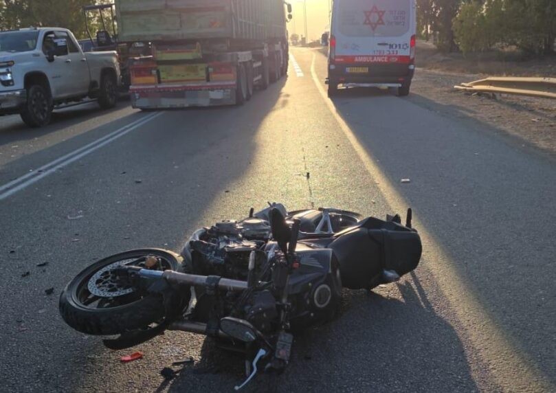 מסלול: רוכב אופנוע בן 33 נפגע בהתנגשות עם רכב - מצבו קשה