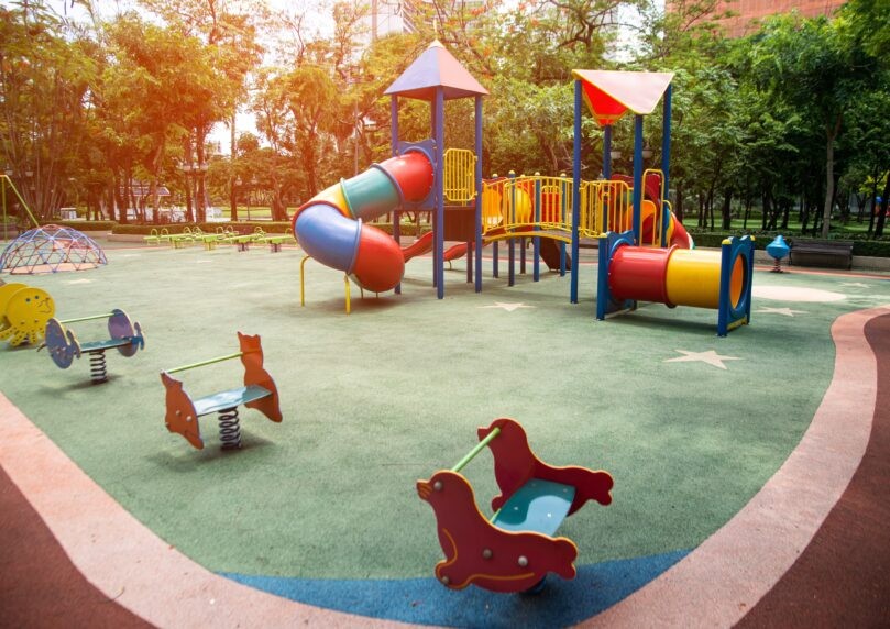 כתב אישום חמור נגד סייעת באריאל: תקפה ארבעה פעוטות במעון