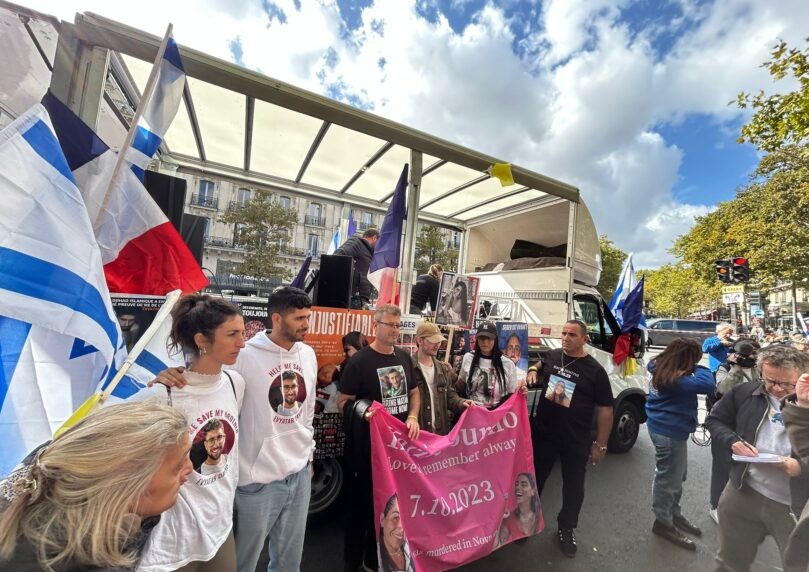 תחת אבטחה כבדה: אלפים בצעדת תמיכה למען ישראל בפריז | צפו