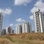 האינפלציה השנתית יורדת ב-0.1%, הצניחה במחירי הדירות נמשכת