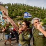 חשיפה: המבצעים של ארגון אחים לנשק לקראת הבחירות