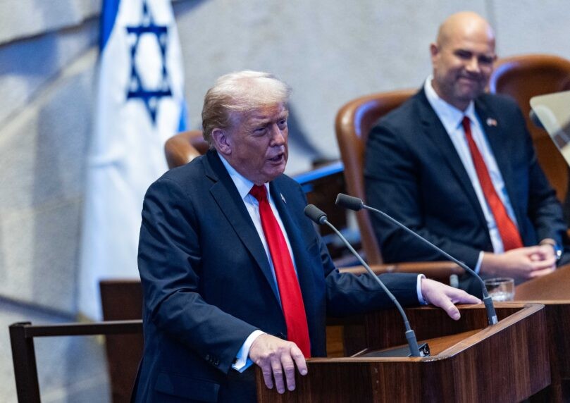 ביקור הבזק של ראש המוסד ומסר הנשיא טראמפ: ימי חמינאי ספורים