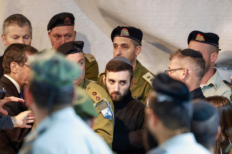 סרן דניאל פרץ ז"ל הובא למנוחות, מתן אנגרסט השתתף בהלוויה