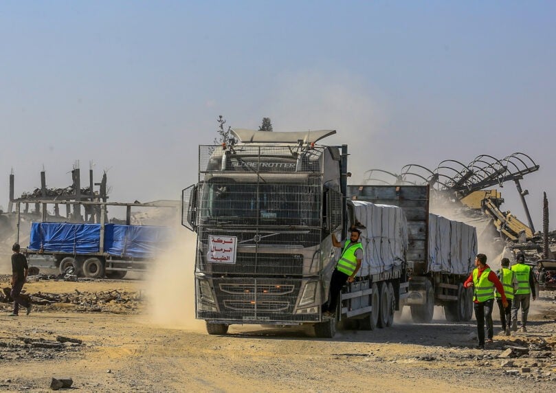 סוכל ניסיון הברחת בקבוקי שמן מנועים במסווה סיוע הומניטרי