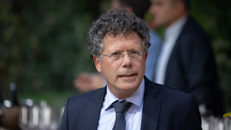 הנציב קבע: יצחק עמית חילל שבת ופגע באמון הציבור