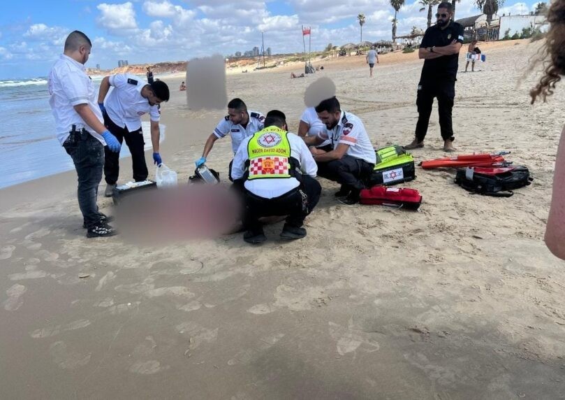 גבר בן 77 טבע בחוף של כושי סמוך למכמורת - מצבו אנוש