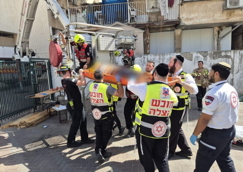 גבר כבן 70 נפל במהלך בניית סוכה ונפצע באורח קל-בינוני